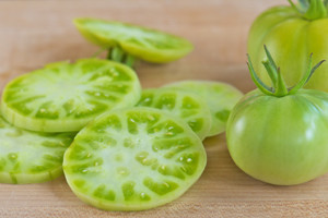 зеленый томат